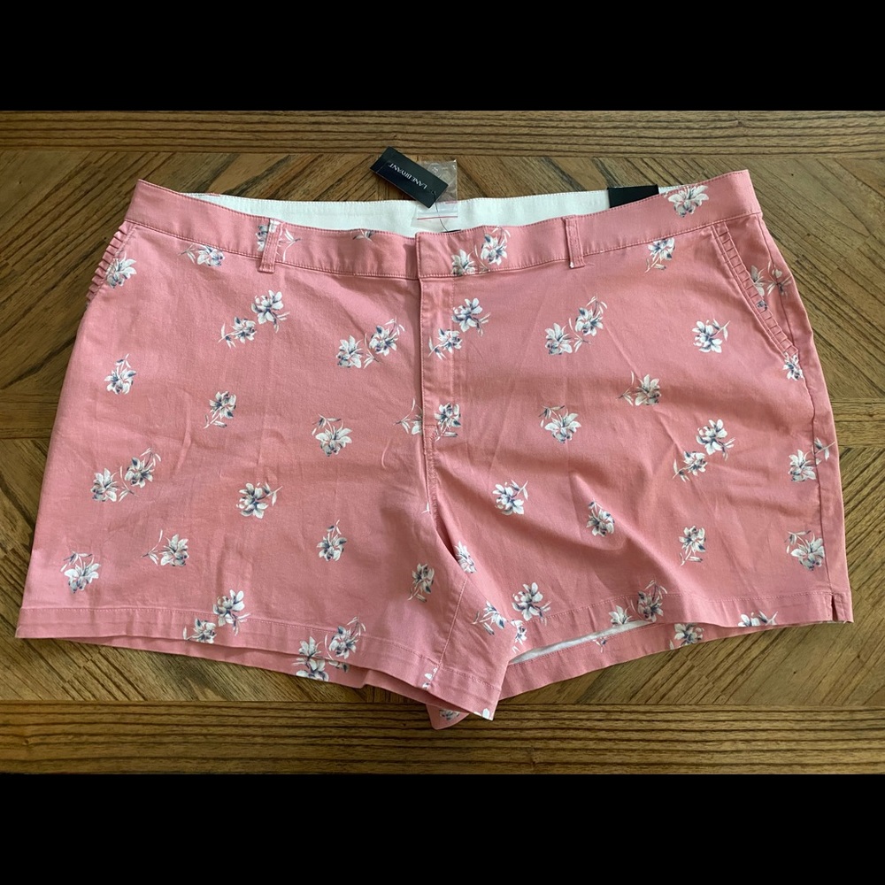 NWT Lane Bryant Shorts Size 28 Pink Grey Floral Elastic Waist Ruffled Pocket